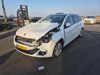 Peugeot 308 SW 1.2 12v picture 3