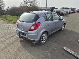 Coche siniestrado Opel Corsa 1.2 16v 2010/3