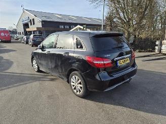 Mercedes B-klasse 180 picture 2