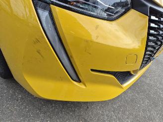 Peugeot 208 1.2 Vti picture 11