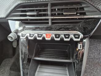 Peugeot 208 1.2 Vti picture 13