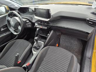 Peugeot 208 1.2 Vti picture 12