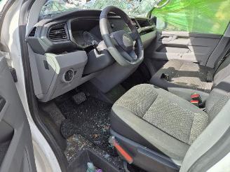 Volkswagen Transporter 2.0 TDi picture 12