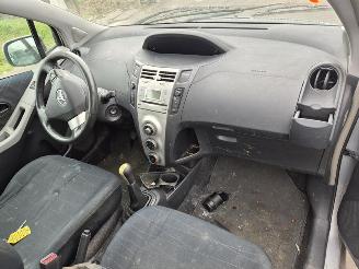 Toyota Yaris 1.3 picture 5