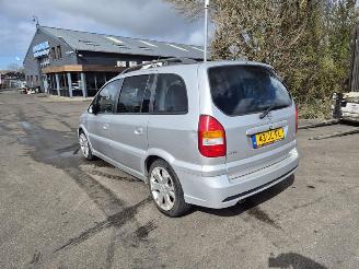 Opel Zafira 2.0 16v Turbo OPC picture 2