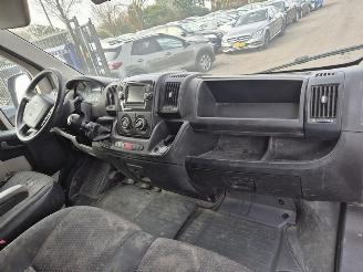 Peugeot Boxer 2.2 HDi picture 10