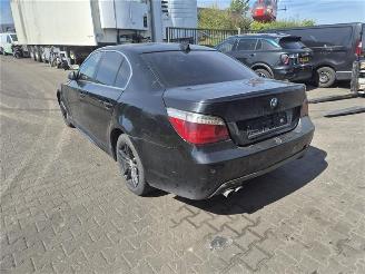 BMW 5-serie 530d picture 2