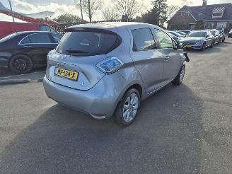 krockskadad bil auto Renault Zoé R90 2017/1