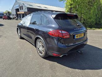 Porsche Cayenne S HYBRID picture 2