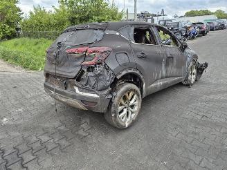 Coche siniestrado Renault Captur 1.3 Mild Hybrid 140 2021/12