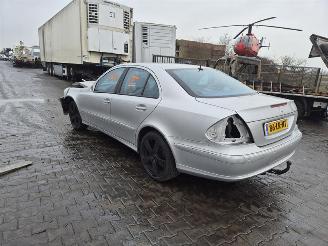 Mercedes E-klasse 240E picture 2