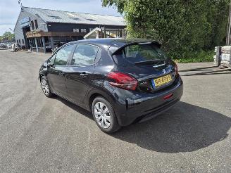 Peugeot 208 1.2 Vti picture 2