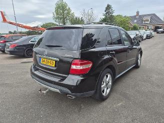krockskadad bil auto Mercedes ML 350 4 Matic 2008/2
