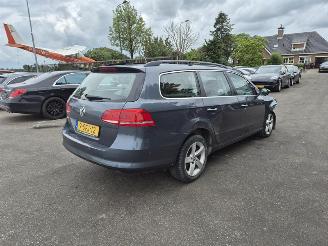 krockskadad bil auto Volkswagen Passat Variant 1.6 TDi 2013/9