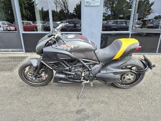 damaged motor cycles Ducati Diavel CARBON ABS 100 CV 2012/5
