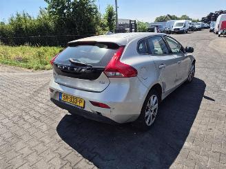 Sloopauto Volvo V-40 T2 2018/5