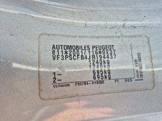 Peugeot 108 1.0 picture 8