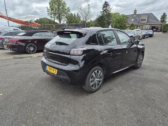 damaged passenger cars Peugeot 208 1.2 Vti 2020/9