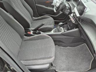 Peugeot 208 1.2 Vti picture 10
