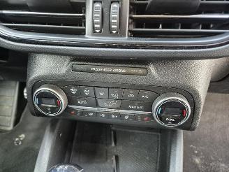 Ford Focus Wagon 1.0 EcoBoost Hybrid picture 10