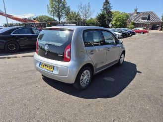 damaged passenger cars Volkswagen Up! 1.0 12v 2013/4