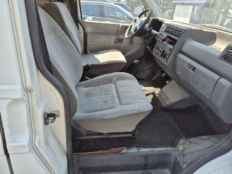 Volkswagen Transporter 1.9 TD picture 13