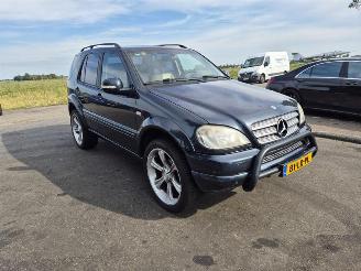 Mercedes ML ML 320 picture 4