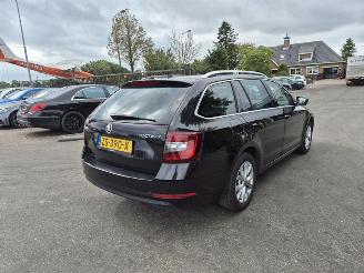 Avarii autoturisme Skoda Octavia Combi 1.6 TDi 2019/7
