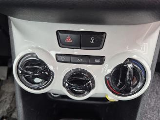 Peugeot 208 1.2 Vti picture 8