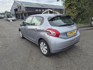 Peugeot 208 1.2 Vti picture 2