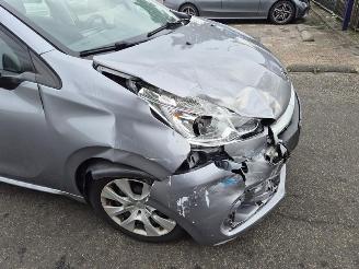 Peugeot 208 1.2 Vti picture 5
