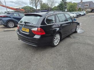 skadebil auto BMW 3-serie 325i Touring 2005/11