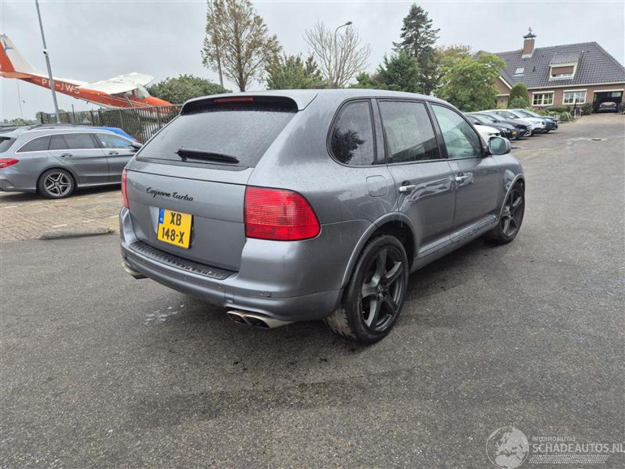 Porsche Cayenne 4.5 V8