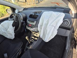 Peugeot 107 1.0 12v picture 5