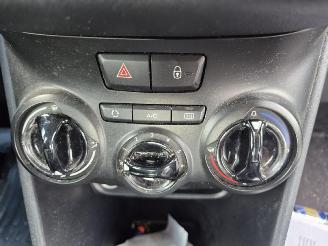 Peugeot 208 1.2 Vti picture 6