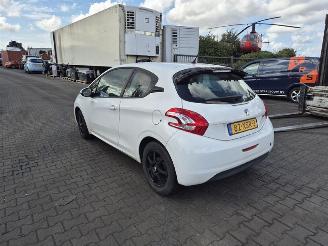 Peugeot 208 1.2 Vti picture 2