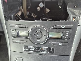 Toyota Auris 1.8 hybrid picture 6