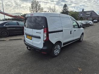 skadebil bedrijf Dacia Dokker 1.5 Blu dCi 2020/3