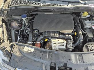 Peugeot 2008 1.2 12v picture 11
