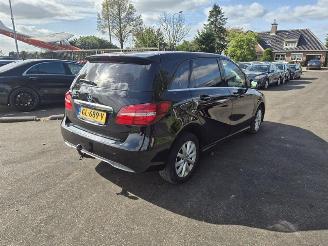 Damaged car Mercedes B-klasse 180 2015/6
