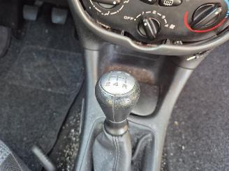 Peugeot 206 1.4 picture 8