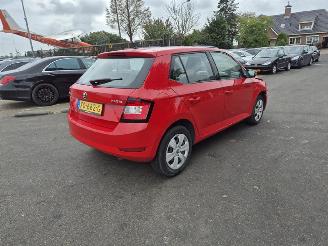 krockskadad bil auto Skoda Fabia 1.0 12v 2018/12
