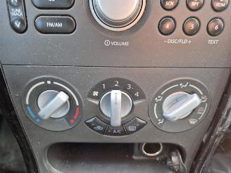 Suzuki Splash 1.0 picture 6