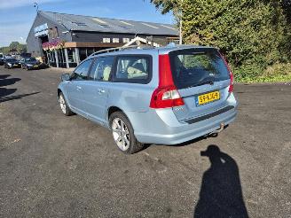 Volvo V-70 D5 picture 2
