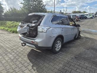 Auto da rottamare Mitsubishi Outlander 2.0 PHEV 4x4 2015/1