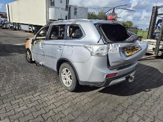 Mitsubishi Outlander 2.0 PHEV 4x4 picture 2