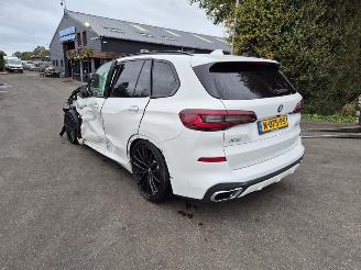 BMW X5 XDRIVE45E picture 2