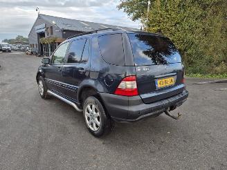 Mercedes Ml-klasse 400 CDi VAN picture 2
