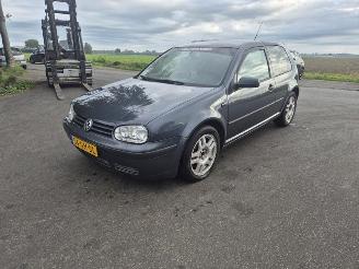 Volkswagen Golf 1.6 16v picture 3