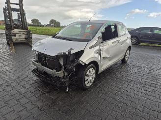 Peugeot 108 1.0 12v picture 3